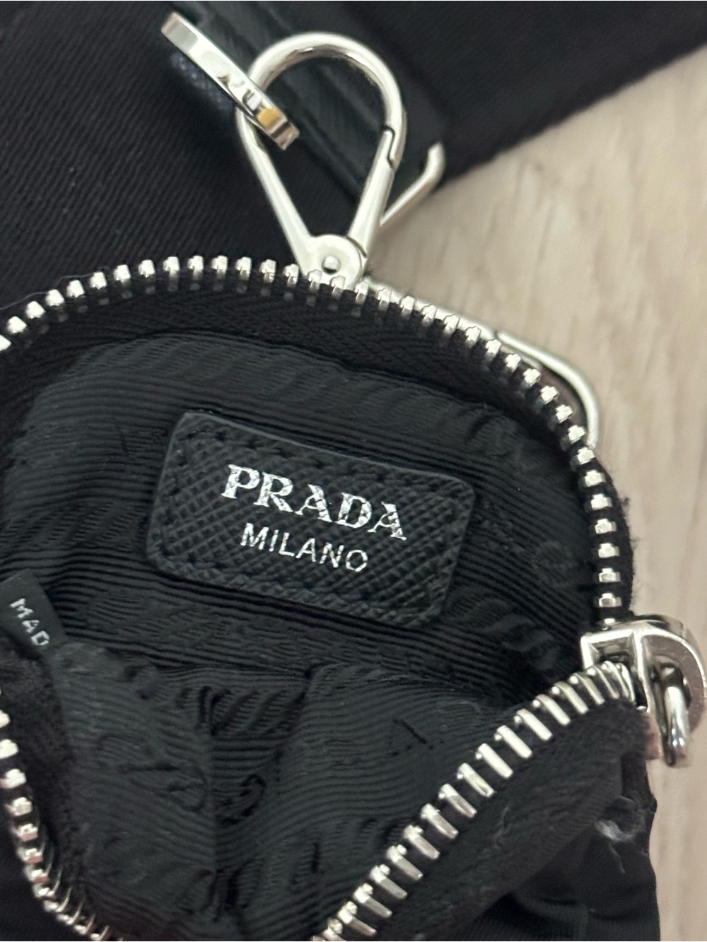 Prada bag strap + pouch - Picture 5 of 7